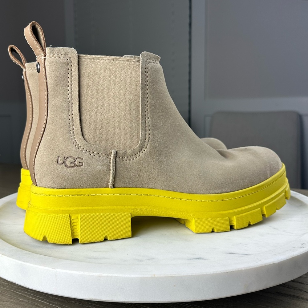 UGG Ashton Tan Boots with Bright Yellow Soles - Picture 5 of 9